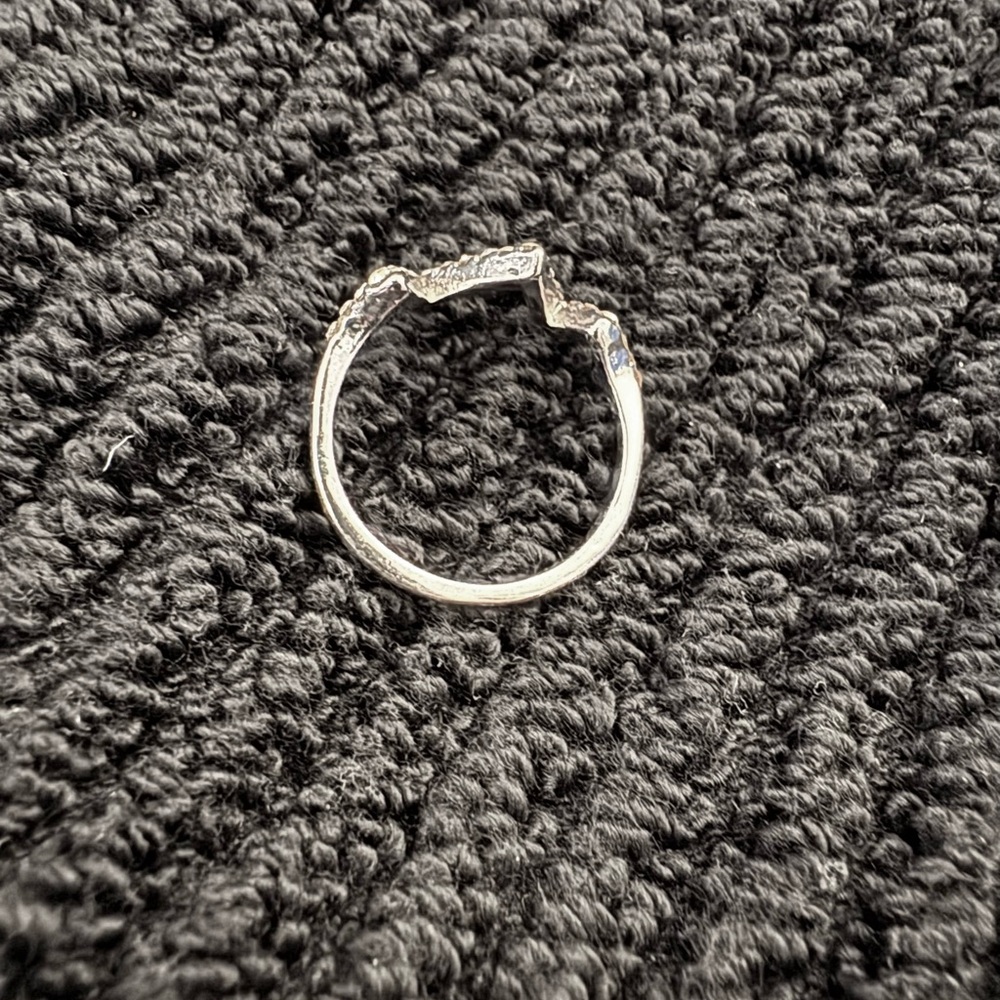 ✨Silver Rhinestone Heartbeat graph ring ✨ - Picture 4 of 4